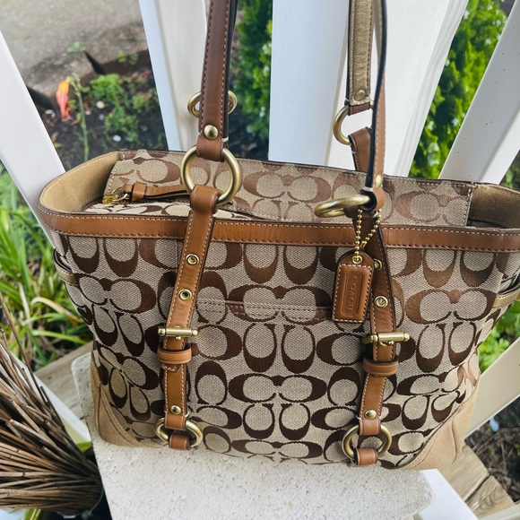 Coach Brown Signature Canvas And Leather Shoulder Bag - Picture 13 of 15
